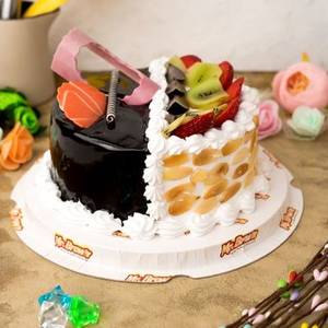 Yummy Two Flavor In One Cake