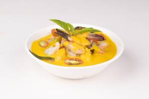Kaeng Kari Goong (Prawns) (6 Pcs)