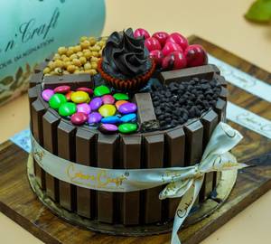 Full Kit Kat Cake [ 1 Kg ]