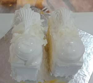 WHITE FOREST PASTRY