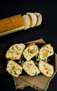 Cheese Garlic Gratin Bread