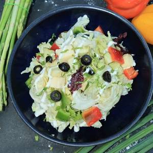 Avocado Garden Greens Salad