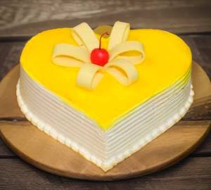 Mango Delight Heart Shape Cake [1 Kg]