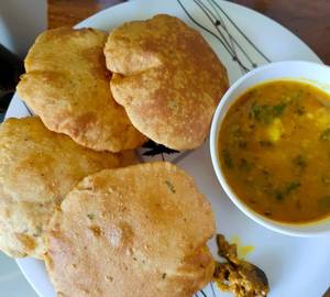 5  Poori with  Aloo Sabji (200Ml)