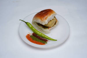 Techa Vadapav (spicy)