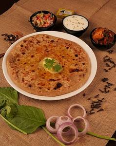 Pyaz Paratha(tandoori)