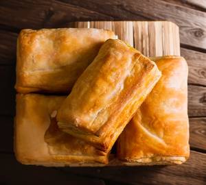 Veg Tandoori Paneer Puff