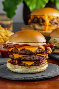 Monster Hamburger (Triple Layer)