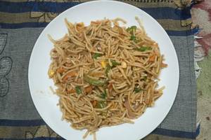 Veg Hakka noodles