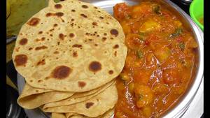 Chapathi With Vegetable Gravy