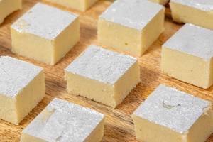 Safed Barfi