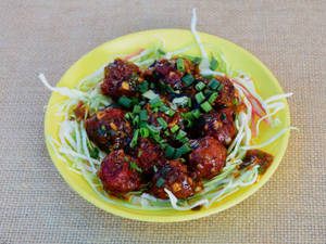 Veg  Manchurian (8 Pcs)