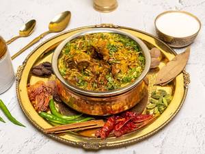 Classic Hyderabadi Chicken Biryani (Spicy)