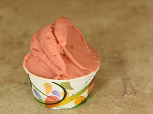 Strawberry & Yogurt Ice cream