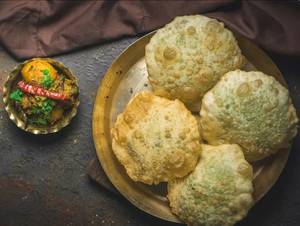 Koraisutir Kochuri 4 Pc & Aloo Dum In 250 Ml