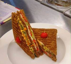 Club Sandwich Herbed Vegetables    