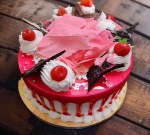 Strawberry Forest Cake [500 grams]+Knife+Candle+Optional Tag