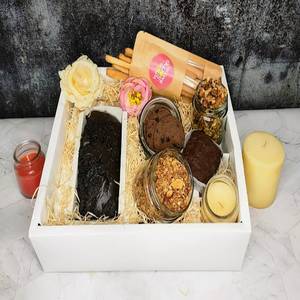 Jumbo Gift Hamper (box Of 9 Items)