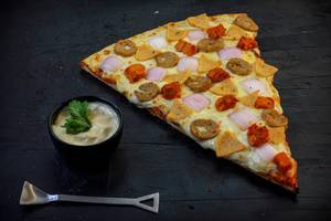 Indian Chicken Special Pizza Personal Giant Slice (22.5 Cm)