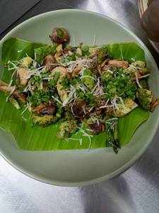 Stir Fry Of Broccoli And Mushrooms