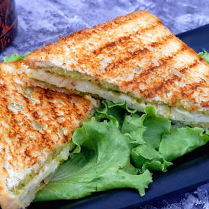 Green Chilli Paneer Sandwich