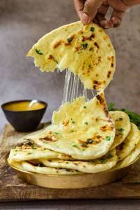 Cheese Garlic Naan (non Jain)