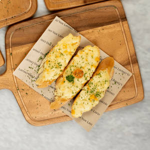 Pesto Cheese Garlic Bread