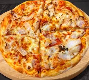 Golden Corn & Onion Pizza