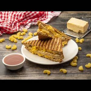 Mac  And Cheese Grilled Sandwich (veg)