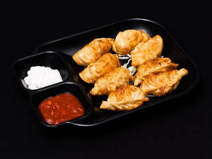 Veg Fried Momos [8 Pieces]
