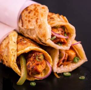 Chilly chicken roll