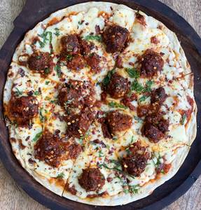 Meat Ball Naan Pizza