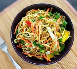 Veg Hakka Noodles