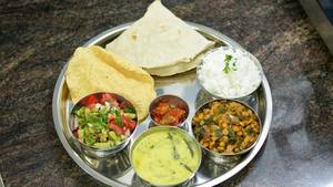 Veg Thali (mota Rice) 
