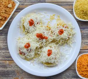 Schezwan Cheese Aloo Poori 