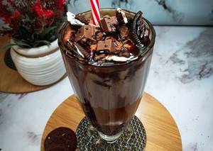 Oreo Kit Kat Shake