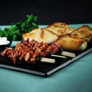Chicken Tikka Pizza Pocket (4 Pcs)