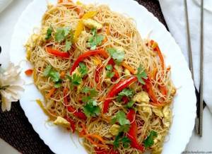 Egg Singapuri Noodles