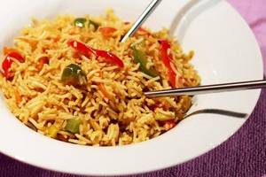 Veg Singapoor Fried Rice