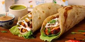 Chilli Paneer Cheese Roll