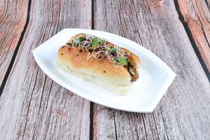 Chicken Keema Peri Peri Hot Dog