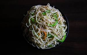 Veg Hakka Noodle