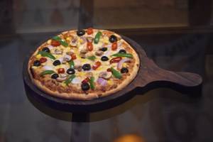 Chilli Paneer Pizza [Medium, 10 Inches]