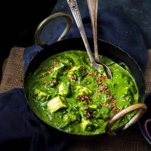Lasooni Palak Paneer