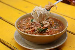 Ladakhi Kitchen Special Thukpa (chicken).