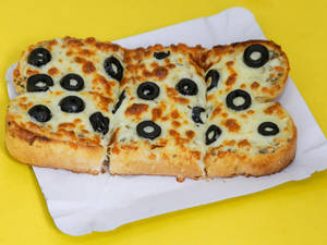Garlic Bread Cheese Black Olive