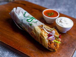 Double Egg Chicken Schezwan Roll