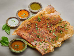Spinach-mint Rava Dosai