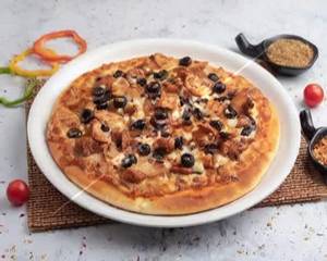 Chicken Dominator Pizza