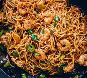 Prawn schezwan noodles